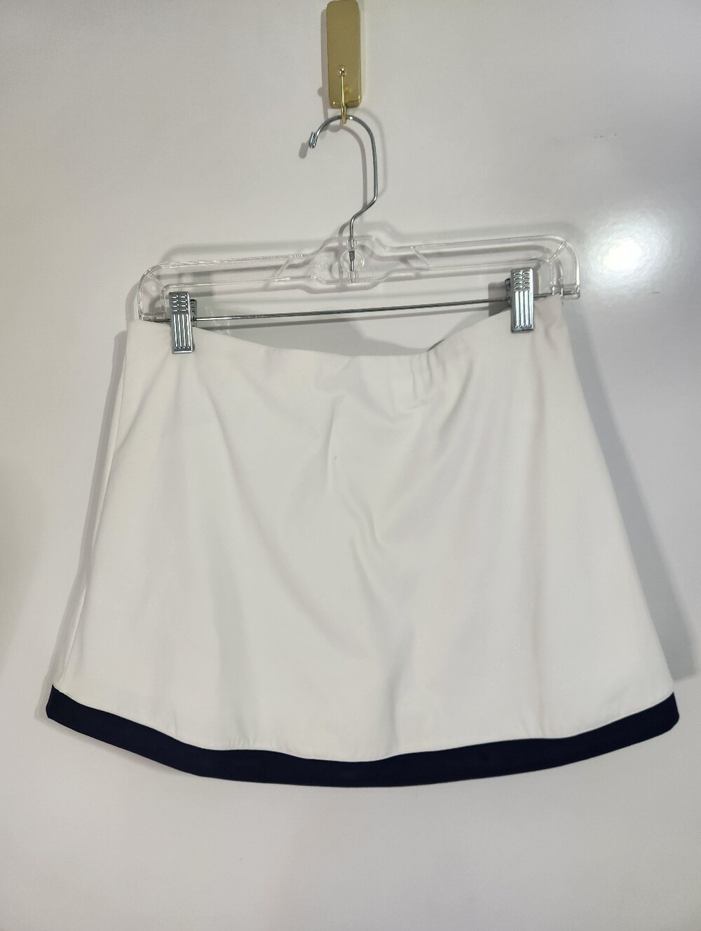 Smith &Quinn White Birdie Skirt with Navy Trim, Size Medium - Picture 4 of 7